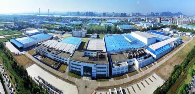 全球首臺(tái)5G智能新能源汽車在湖北黃岡成功下線，開(kāi)啟智慧出行新紀(jì)元